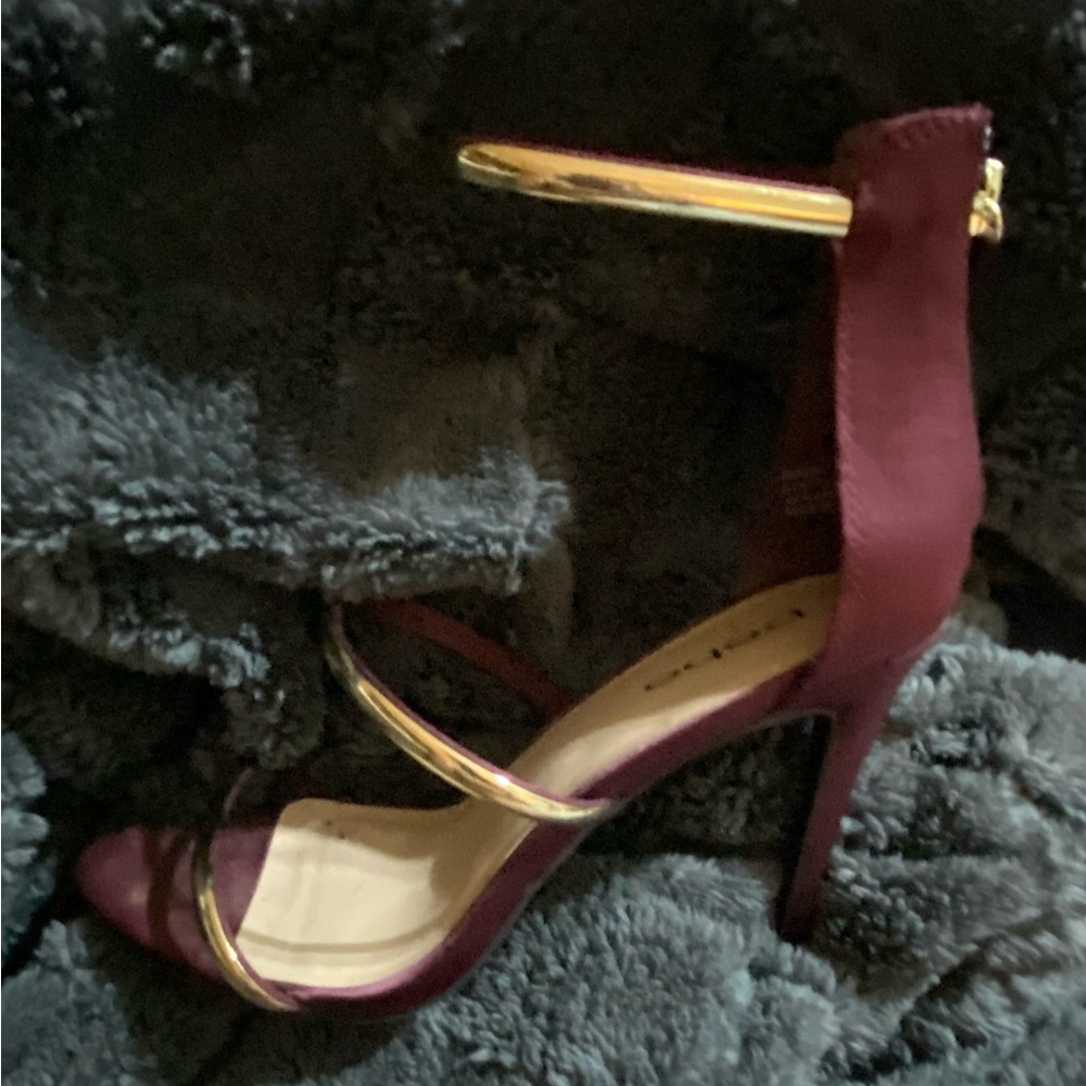 Elegant Burgundy and Gold Women's Heels